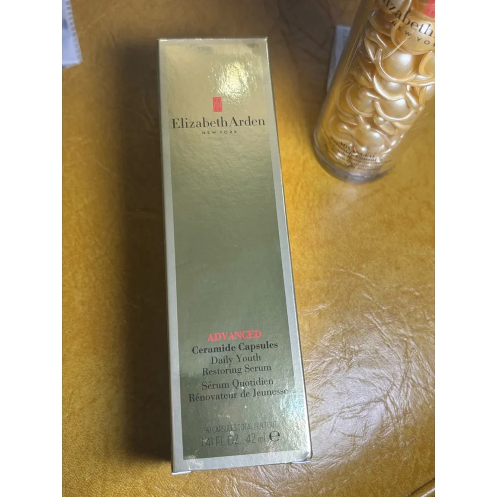 Elizabeth Arden Advanced Ceramide Capsules Daily Youth Restoring Serum - Picture 2 of 3